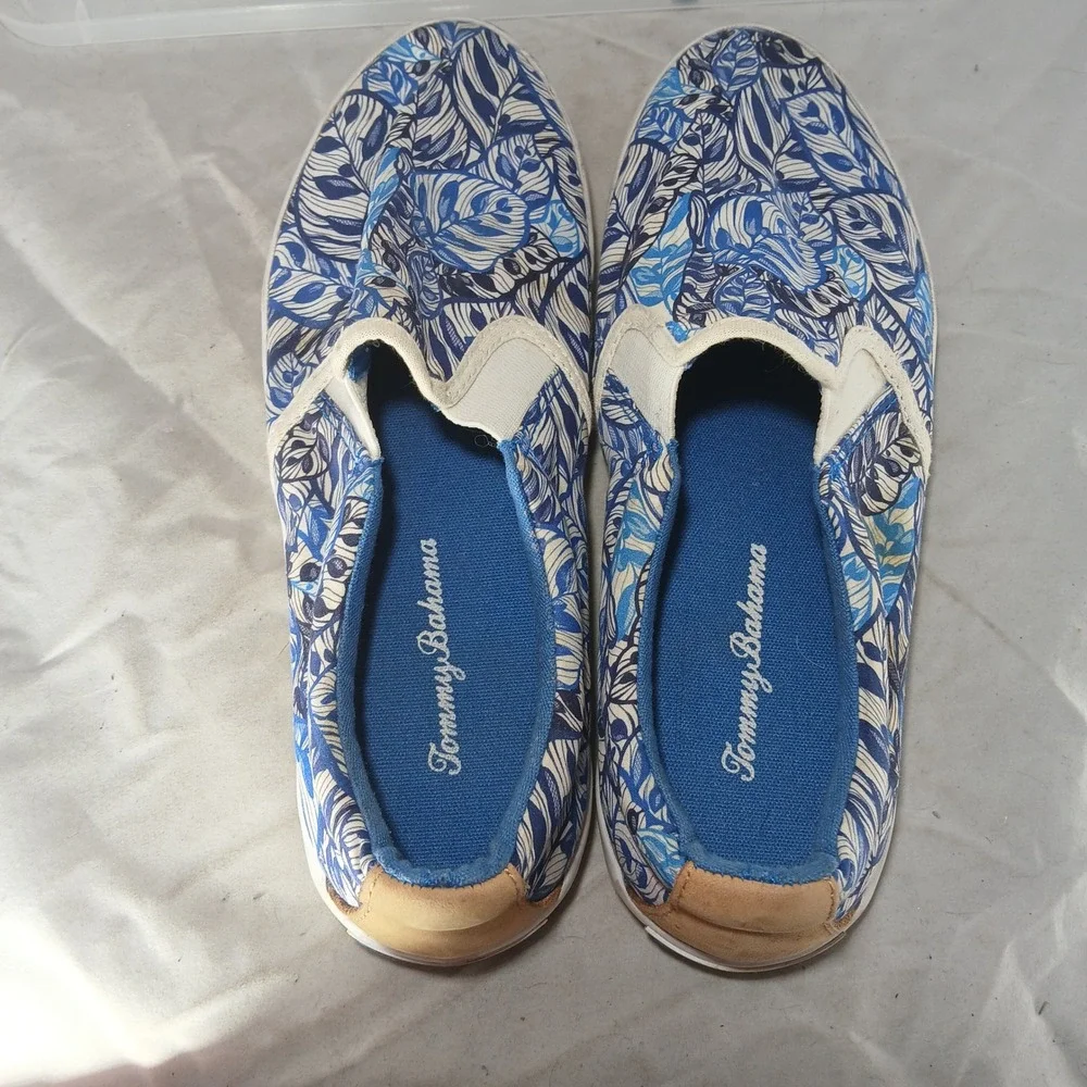 Tommy Bahama embrace casual